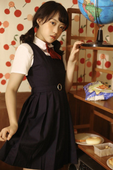 女生裙子里面到底穿了啥